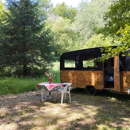 La Caravane Nature Saint-Julien-le-Petit Экстерьер фото
