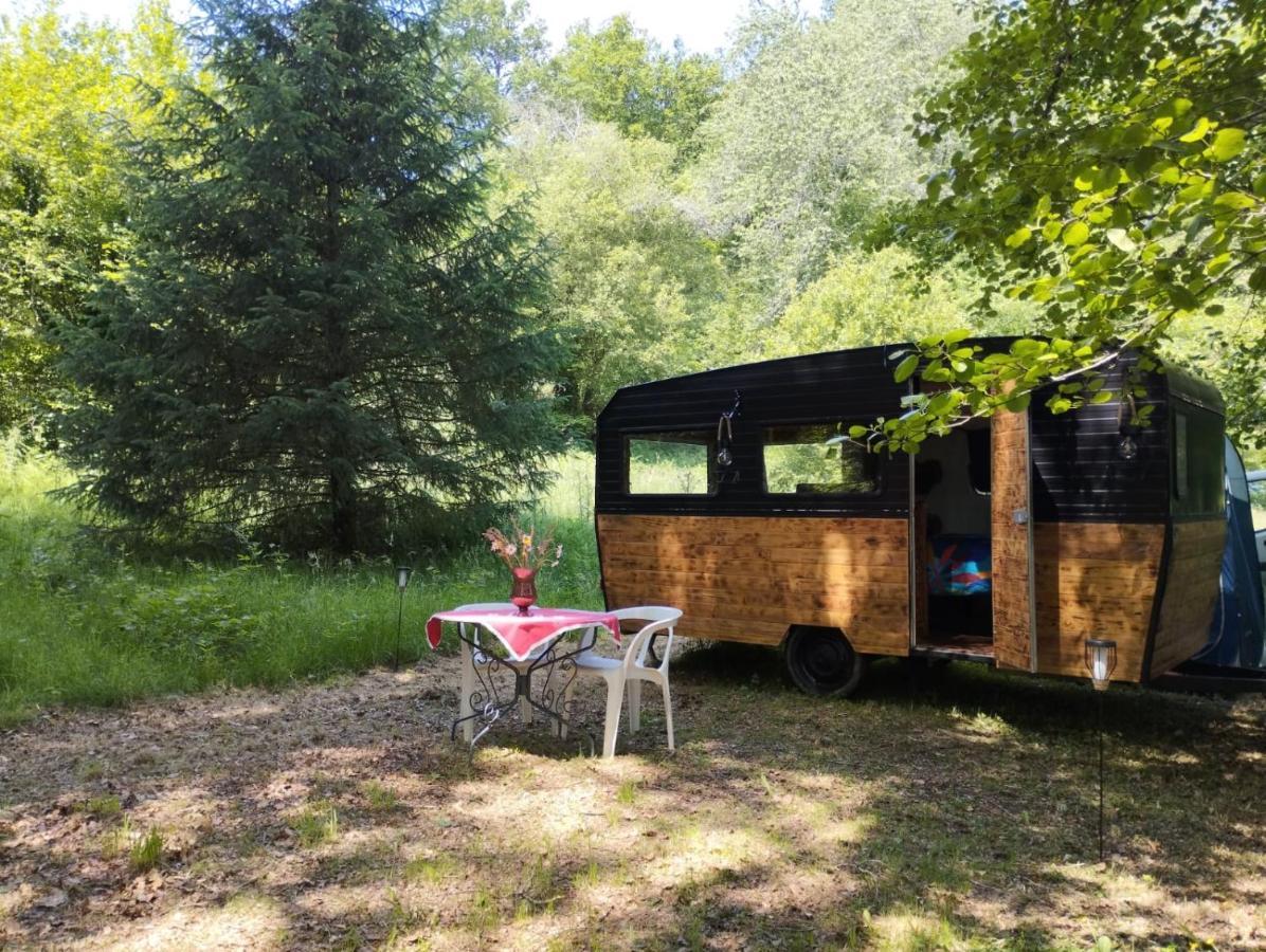 La Caravane Nature Saint-Julien-le-Petit Экстерьер фото